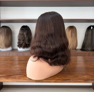 Perruques juives de haute qualité avec dessus en dentelle, ligne de cheveux naturelle, cheveux bruts non traités, cuticules alignées, dentelle suisse, perruque casher - Product Image 3