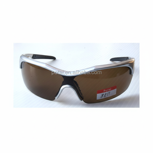 Lunettes de soleil à lentille dégradée à la mode pour femmes avec accessoire à la mode de cadre PC coloré - Product Image 1