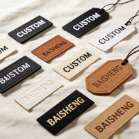 Étiquette suspendue artisanale personnalisée, insert double couche en cuir PU, feuille d'or, œillets en laiton multi-formes, étiquette cadeau faite à la main