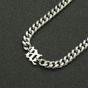 Bracelet Initial Gothique Linfor pour Hommes et Femmes, Chaîne Cubaine Lourde en Acier Inoxydable Argenté, Personnalisable, Style Vieil Anglais Hip Hop - Product Image 4