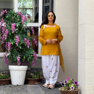 Kurta en coton jaune avec pantalon palazzo brodé blanc, tenue décontractée traditionnelle indienne et pakistanaise, coupe ample pour femme, style été - Product Image 1