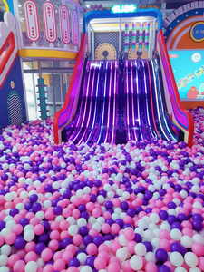 Equipo de Juegos Infantiles Personalizado con Temática Espacial, Tobogán Grande de Plástico para Interiores con Piscina de Pelotas - Product Image 3