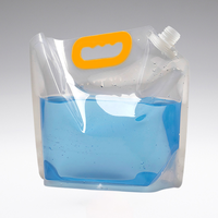 Conteneur d'eau pliable portable d'extérieur en plastique de 2 L (3 gallons) en gros, sac d'emballage transparent, poche à eau de camping