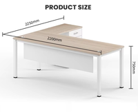Poste de travail informatique moderne convertible et extensible avec bureau assis-debout et cloison de bureau pour centre d'appels