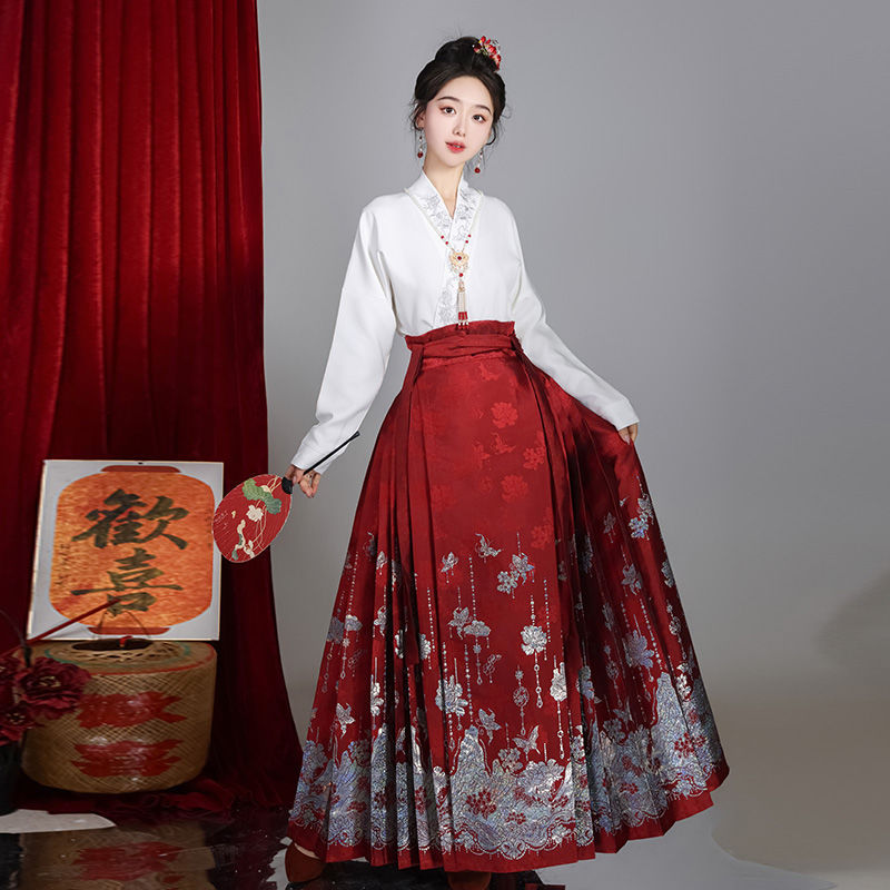 Elegant Chinese Suit for Women Wholesale Fashion Solutions