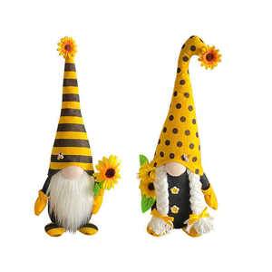 Cadeau en bois Décorations de la Saint-Patrick, Fête Nationale Irlandaise, style Printemps Abeille, à rayures et à carreaux, avec des motifs Forêtier, Gobelin sans visage et Casse-noisette - Product Image 3