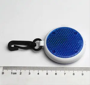 Mini porte-clés réfléchissant avec Clip pivotant, Logo OEM, cadeaux promotionnels, Mini lampe de poche réfléchissante pour avertissement de sécurité