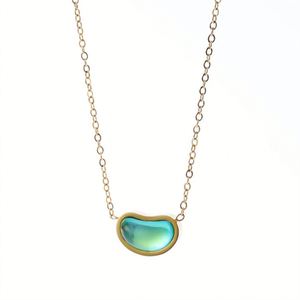 Collier simple et populaire en acier inoxydable plaqué or avec breloque en cristal - Product Image 1