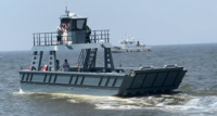 Bateau de débarquement commercial en aluminium de 15m x 5m avec coque à fond plat, 2 moteurs hors-bord de 300 CV, transport de marchandises, constructeur naval de Qingdao