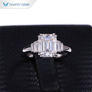 Anillo <span class=keywords><strong>de</strong></span> <span class=keywords><strong>Cinco</strong></span> Piedras Tianyu Gems, Oro Blanco <span class=keywords><strong>de</strong></span> 10k, Corte Esmeralda, Color GH, Diamantes Moissanita, Anillo <span class=keywords><strong>de</strong></span> Bodas para Mujer - Product Image 3