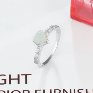 Bijoux américains Vente à chaud Bijoux <span class=keywords><strong>en</strong></span> forme de coeur Bague <span class=keywords><strong>en</strong></span> opale blanche Bagues <span class=keywords><strong>en</strong></span> <span class=keywords><strong>argent</strong></span> sterling 925 plaqué rhodium pour femmes - Product Image 6