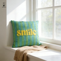 Housse de coussin brodée avec un motif de sourire - Housse de coussin rayée avec un visage heureux - Housse de coussin douce vert turquoise pour canapé