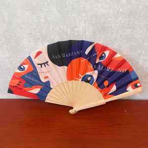 Éventails pliants classiques en papier/bois de 9 pouces avec logo personnalisé, motif géométrique et forme ovale - Personnalisables pour événements et promotions - Product Image 3