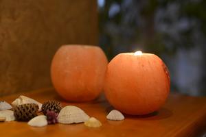 Portavelas hecho a mano, portavelas votivo de sal de roca de cristal redondo del Himalaya - Product Image 3