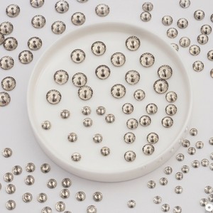 Perles de strass modernes en résine époxy gris-beige de 5 mm, forme diamant, dos plat, trou central, à coudre, pour la confection de bijoux au crochet - Product Image 5