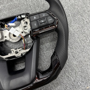 Volant de voiture noir piano pour <span class=keywords><strong>Toyota</strong></span> Land Cruiser Camry Hiace Corolla Hilux Fortuner Rav4 GR Lc76 LC300 Accessoires de voiture - Product Image 3