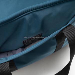 Panier isotherme double compartiment en polyester non tissé imperméable pour pique-nique, avec logo personnalisé, pour canettes et vin - Product Image 6