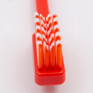 แปรงสีฟันแบบใช้มือ ขนแปรงนุ่ม สำหรับผู้ใหญ่ รุ่น MC6178 - Product Image 4