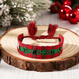 Pulsera de Cuerda de Poliéster Ajustable Estilo Boho Chic para Mujer, con Borla Bordada de Feliz Navidad, Pulsera Promocional Navideña - Product Image 2
