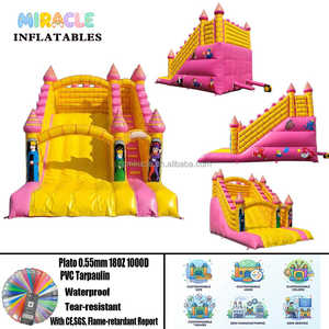 Château gonflable de conte de fées Roi, Reine, Princesse, toboggan sec à une voie, avec tourelle jaune et rose et personnages royaux de dessin animé - Product Image 3
