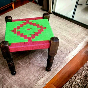 Pouf en bois écologique, tabourets bas, gain de place, design moderne pour appartement et maison de campagne - Product Image 1