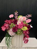Rangkaian Bunga Daisy Merah Muda Keunguan Cokelat Tua Burgundy Merah Muda Merah untuk Dekorasi Tengah Meja dan Lorong dengan Hiasan Amaranthus