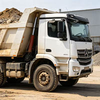Camion benne minier 8x4 avec benne de chargement à revêtement anti-usure pour les projets d'infrastructure au Moyen-Orient