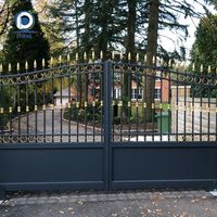 Porte d'entrée de villa Prima Luxury en fer forgé orné avec cadre en acier massif et conception sécurisée