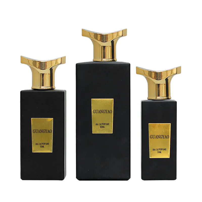 Explore nossas elegantes garrafas de perfume quadradas planas pretas em tamanhos de 30ml 50ml e 100ml