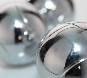 Juego <span class=keywords><strong>de</strong></span> 8 Bolas <span class=keywords><strong>de</strong></span> <span class=keywords><strong>Petanca</strong></span> Deportivas y <span class=keywords><strong>de</strong></span> Entretenimiento en Aleación, Presentadas en una Caja <span class=keywords><strong>de</strong></span> Aluminio - Product Image 4