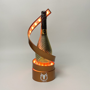 Expositor de Licores Iluminado Personalizado para Bar con Logotipo, Estante de Exhibición de Siete Colores, Material de Vidrio Independiente - Product Image 3