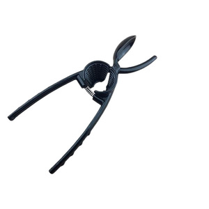 Ouvre-noix et casse-noix 2 en 1 multifonctionnel en aluminium noir pour la cuisine - Product Image 4