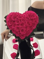 Hartvormig geconserveerd rozenboeket, eeuwige bloem, cadeau voor Valentijnsdag, huwelijksjubileum