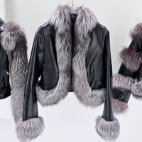 Signature Cropped Schwarze Lederjacke mit Kroko-Prägung und Ärmeln aus Silberfuchs-Fell, Damen-Oberbekleidung für die Stadt