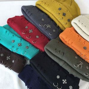 Gorro de Punto Acrílico con Logotipo Personalizado, Estilo Pescador, con Tachuelas, Fabricante OEM al por Mayor - Product Image 3