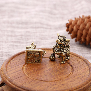Adorno de Qilin de Latón, Mini Colgante con Forma de Animal, Llavero de Aleación de Cobre, Decoración de Escritorio, Regalo Unisex - Product Image 4