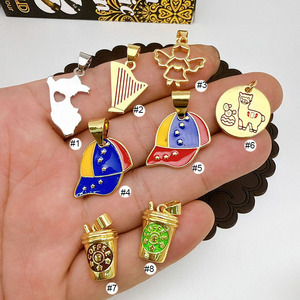 JS2091 Colgante de esmalte para gorra de béisbol con bandera de Venezuela y arpa, colgante patriótico chapado en oro con taza de café, alpaca y llama sudamericanas - Product Image 2