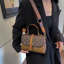 Nuevo <span class=keywords><strong>Bolso</strong></span> Bandolera <span class=keywords><strong>Mediano</strong></span> de PU con Textura Casual y de Alta Gama para Mujer, <span class=keywords><strong>Bolso</strong></span> de Hombro con Estampado Clásico para Dama - Product Image 4