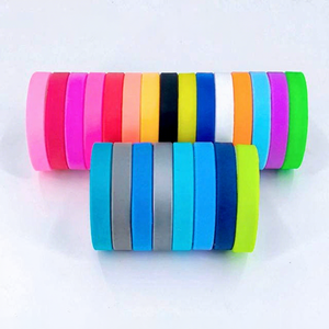 Bracelet en silicone Aperture 12/5mm rond, couleur unie, étanche, bracelet de sport avec incrustation Aperture pour hommes et femmes, bijoux de mode - Product Image 1