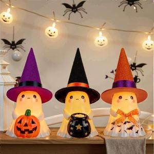 Lampada Notturna LED di Lusso a Forma di Fantasma di Halloween, Adorabile Lampada Fantasma con Cappello da Strega e Calderone, Decorazione da Tavolo per Casa e Feste - Product Image 1