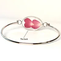 Nuovo arrivo all'ingrosso argento colore ovale braccialetto doppio pesca a forma di cuore rosso rosa petalo resina epossidica braccialetto per le donne