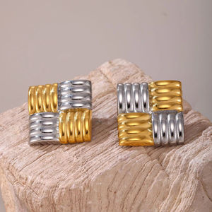 ट्रेंडी 316 एल स्टेनलेस स्टील गहने pvd प्लेटेड 18k सोने के ज्यामितीय दो टोन दिल आकार महिलाओं के स्टड इयररिंग्स कस्टम - Product Image 3