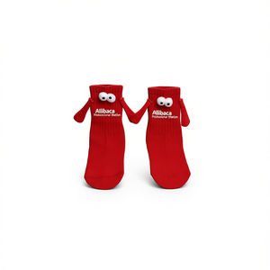 Calcetines Magnéticos para Parejas Alibaca, Rojos, de Felpa, Regalo para el Día de San Valentín, con Manos Entrelazadas y Ojos 3D, 1 Par - Product Image 1