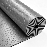 Tapis de sol de garage en PVC antidérapant de haute qualité à prix avantageux