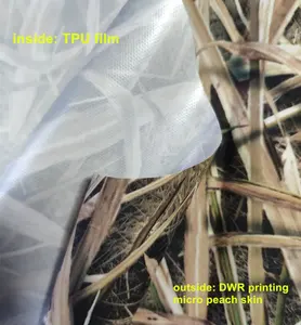 DWR迷彩涤纶微桃斜纹织物，配有TPU membraine和摇粒绒，用于狩猎服装