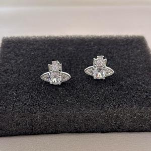 男性用CZプラネットスタッドイヤリングストリートウェアパンクヒップホップ男女兼用イヤリング - Product Image 3