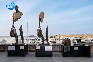 Incredibile Scultura in Bronzo del Viaggiatore a Grandezza Naturale, Statua di <span class=keywords><strong>Bruno</strong></span> in Piedi in Vendita - Product Image 5