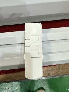 Écran de projection électrique motorisé encastré au plafond à contraste amélioré, 120 pouces, pour home cinéma, résistance à la lumière de 90 %, écran 16:9 - Product Image 4