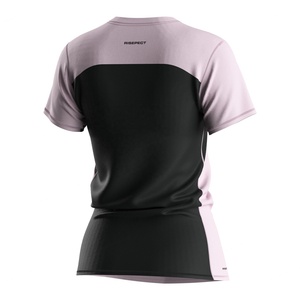 T-shirt rose léger et à séchage rapide pour femme, idéal pour la gym, la course et le fitness, avec empiècements en mesh sous les aisselles. - Product Image 2