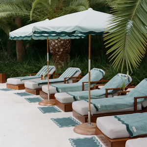 Paraguas Amalfi de lujo de 7,5 pies personalizado, resistente al viento, resistente, poste de madera, sombrilla para <span class=keywords><strong>patio</strong></span>, piscina al aire libre, lado de la playa, con embellecedor - Product Image 1